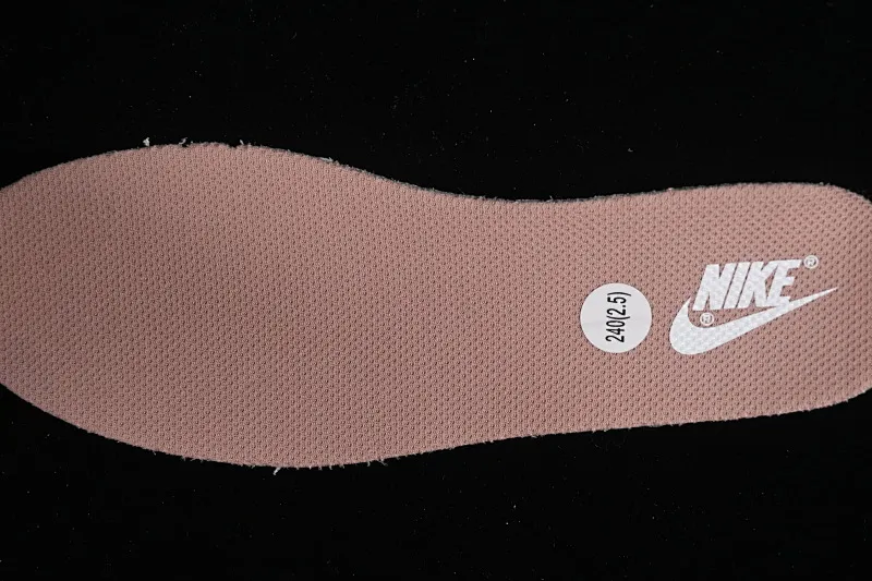 All Categories Nk SB Dunk Series Nk SB Dunk Low Low-top sneakers Nk Dunk Low Christmas gift Strawberry cake SB strappy low-top casual sneakers DD1503-118